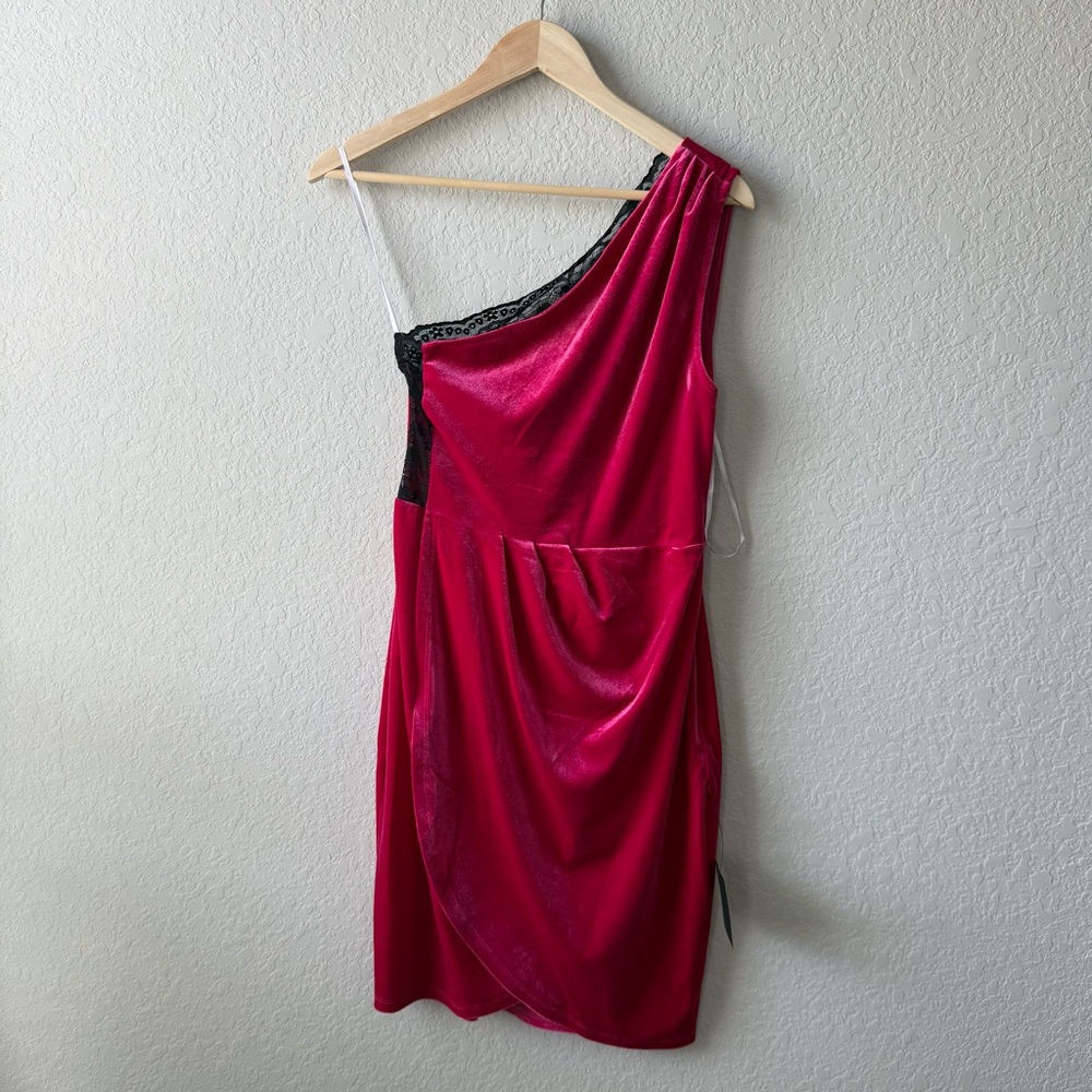 Lulu's One-Shoulder Fuchsia Velvet Dress with Black Lace‎
